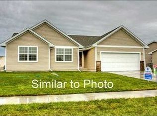 6614 SE Sundancer Swing, Pleasant Hill, IA 50327
