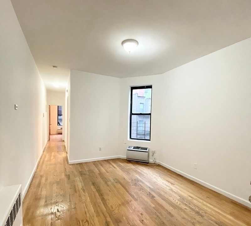 1st image of 158 E 82nd St #4C2