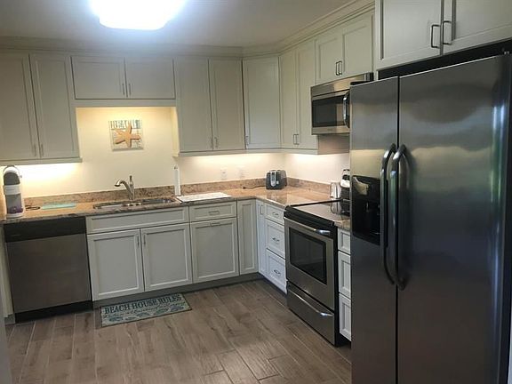 4th image of 3225 S Lakeview Cir #22104