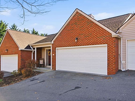 2nd image of 310 Pin Oak Dr
