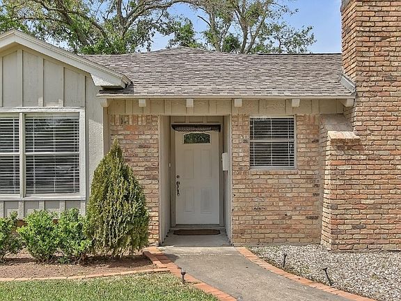 2nd image of 1719 Longhorn Dr