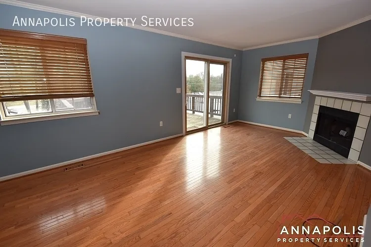 687 Genessee St — Photo 5