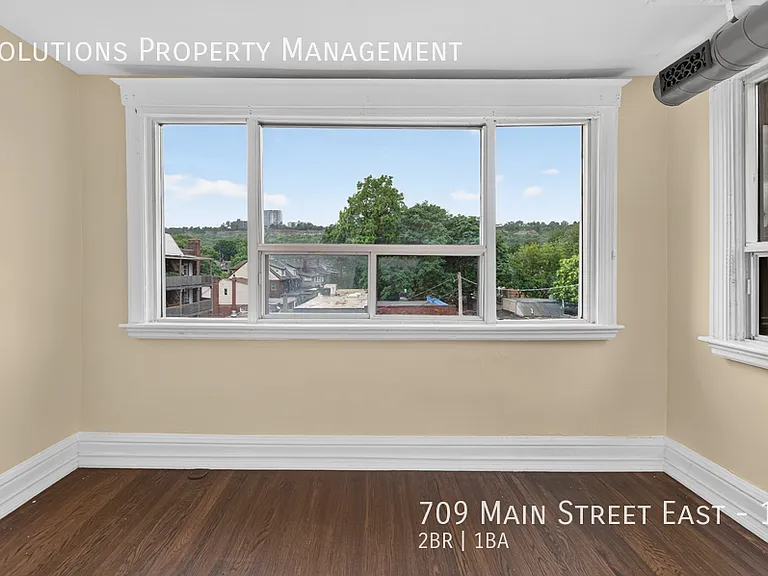 709 Main St E #11 — Photo 11