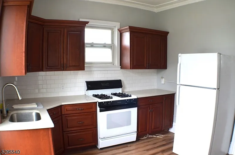 2 bed, 1.0 bath, $2,500 — Photo 3