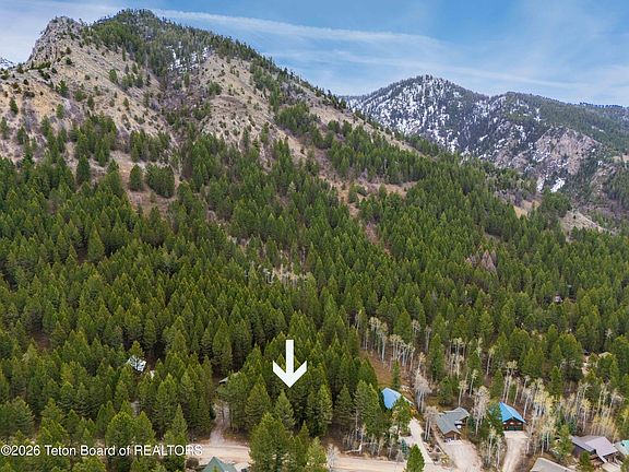 2nd image of 72 Redwood Rd