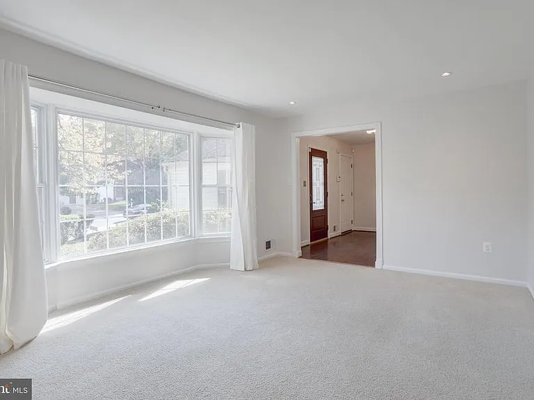 9369 Tovito Dr — Photo 12