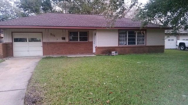 1st image of 511 Wisteria St