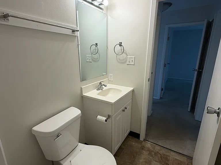 514 E Clark St #B — Photo 9