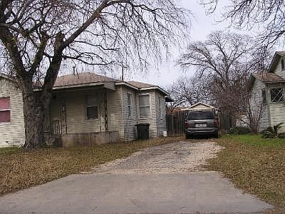 3rd image of 243 Bradford Ave