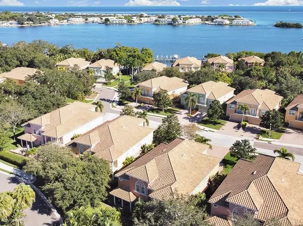 184 Banyan Bay Dr, Saint Petersburg, FL 33705