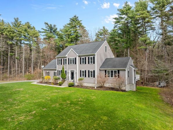 34 Beninati Farm Rd, Bridgewater, MA 02324