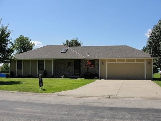 2nd image of 209 W 20th St