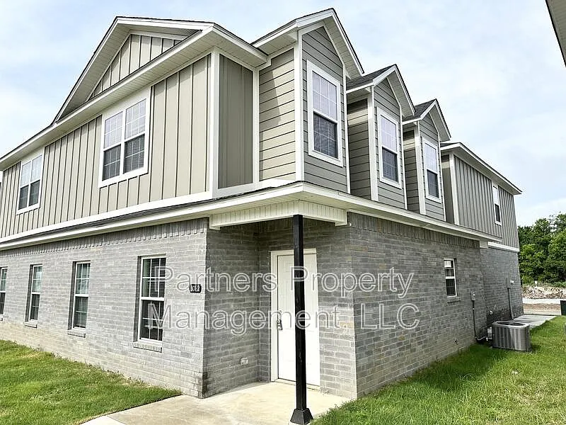 Building Photo - 801 S Amarillo Ave #1