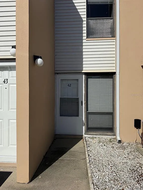2 bed, 2.5 bath, 1252 sqft, $1,800 — Photo 1