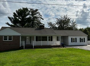 11808 Collins Dr, Germantown, MD 20876
