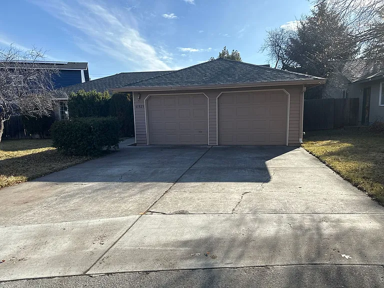 61823 Avonlea Cir — Photo 1
