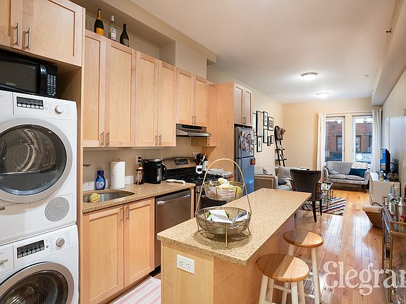 4th image of 3215 Broadway #1