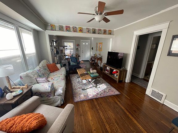 3rd image of 4445 Pennsylvania Ave