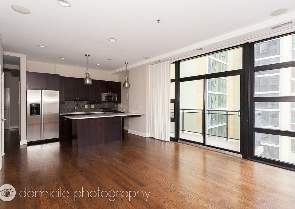 1st image of 101 W Superior St APT 506