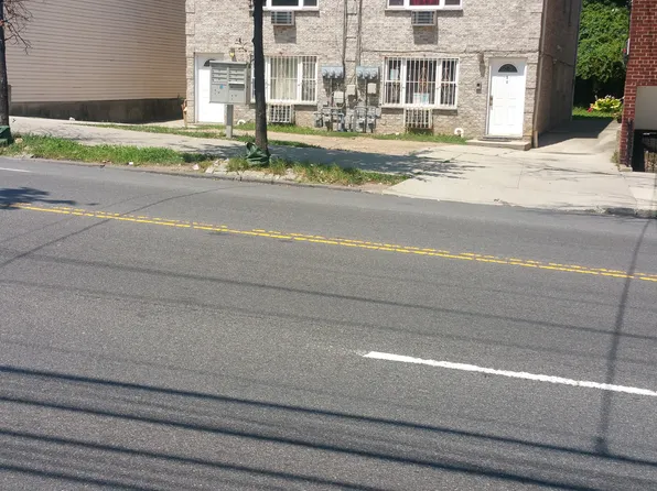 87 E 233rd St, Bronx, NY 10470