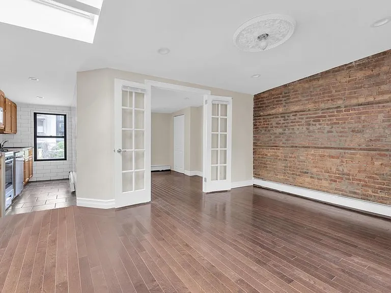 471 Grand St #2 — Photo 4