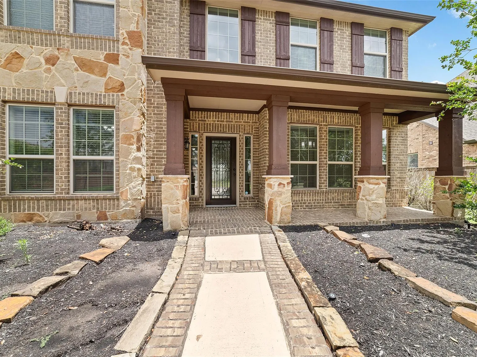 4 bed, 4.0 bath, 3666 sqft, $3,750 — Photo 4