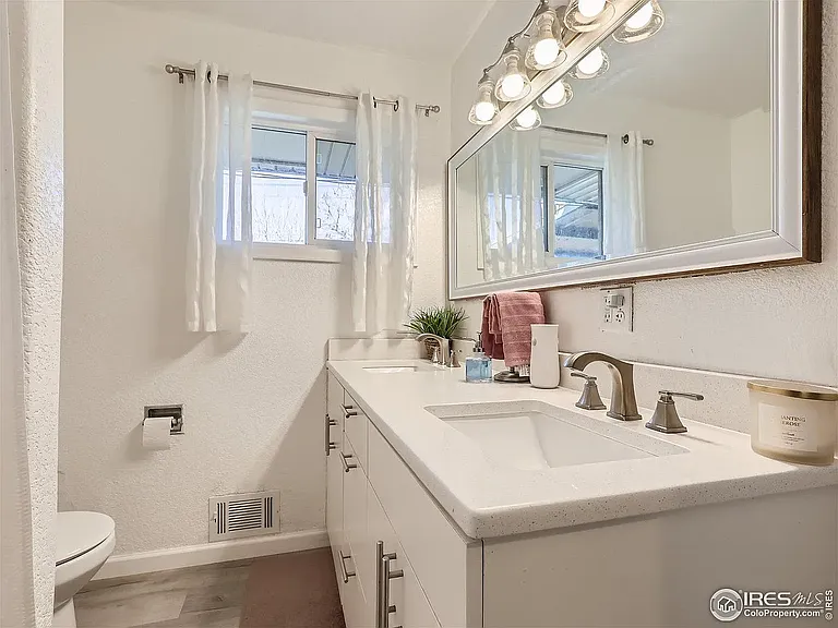 5861 Demott Ave — Photo 12