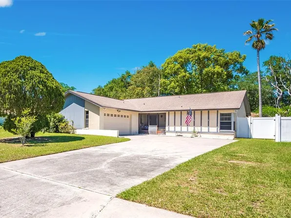 8528 Renald Blvd, Temple Terrace, FL 33637