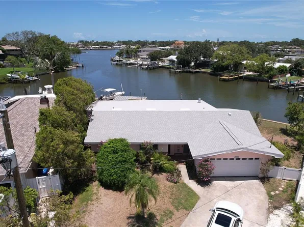 3995 S Circle Dr, Largo, FL 33774