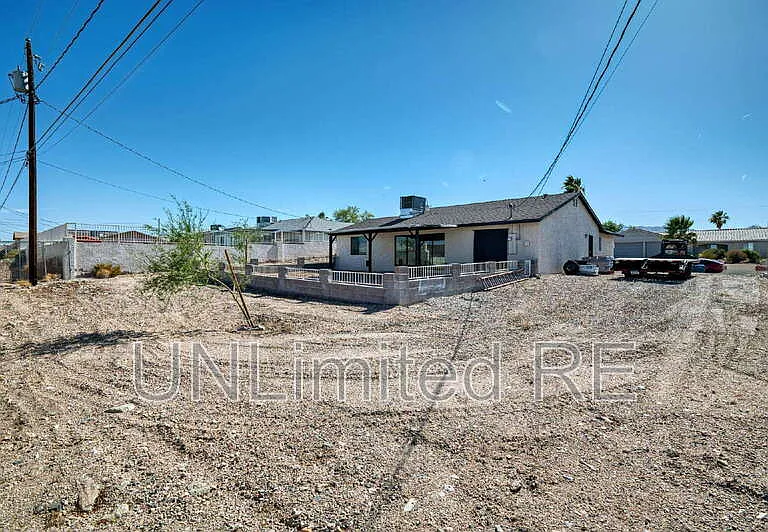 1435 Beefeater Dr — Photo 45