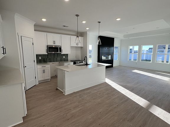 5th image of 304 Strong St Lot 33