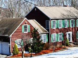 25 October Hill Rd, Oak Ridge, NJ 07438