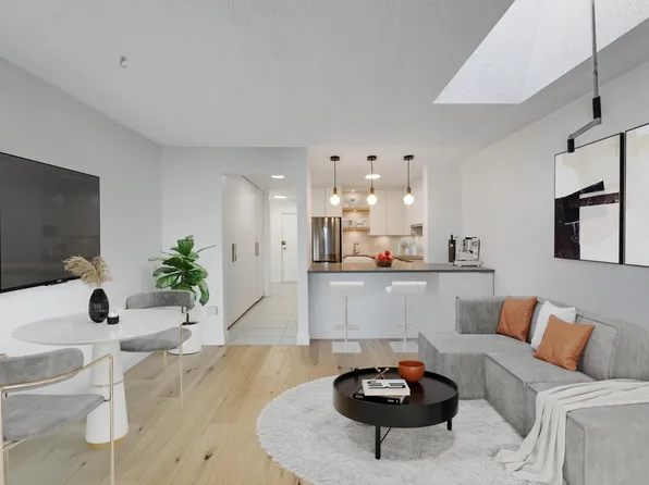 1545 E 2nd Ave #303, Vancouver, BC V5N 1C8