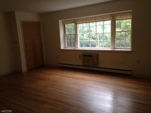 4th image of 8A Lakeside Dr