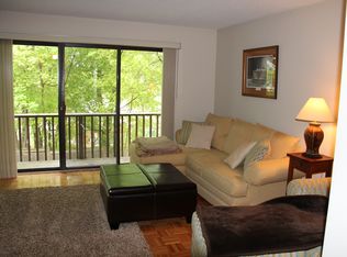 23 Rock Hill Rd APT B, New Haven, CT 06513