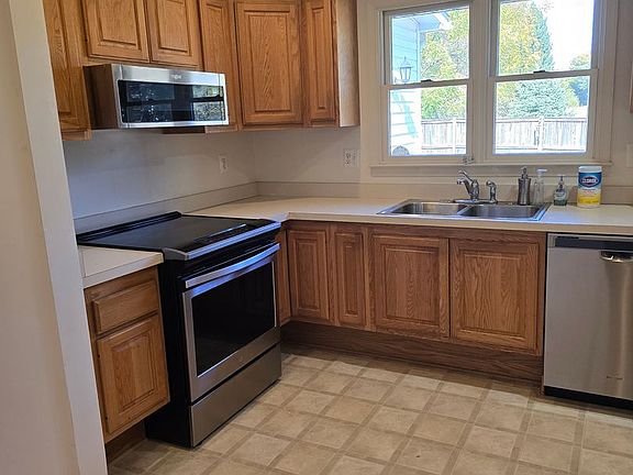 3rd image of 308 Ayrlee Ave NW