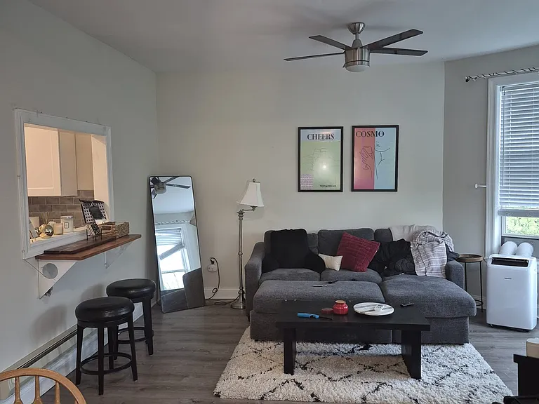 854 W George St #3 — Photo 3