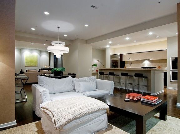 5th image of 500 W Superior St Unit 1910
