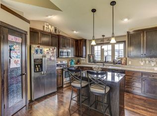 6610 Tessman Ln N, Brooklyn Park, MN 55445