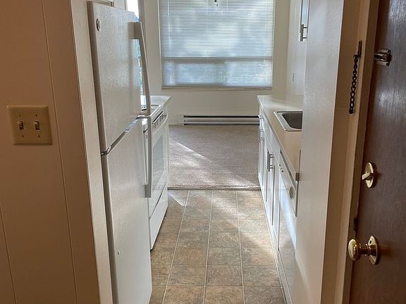 4th image of 2516 14th Ave W APT 205