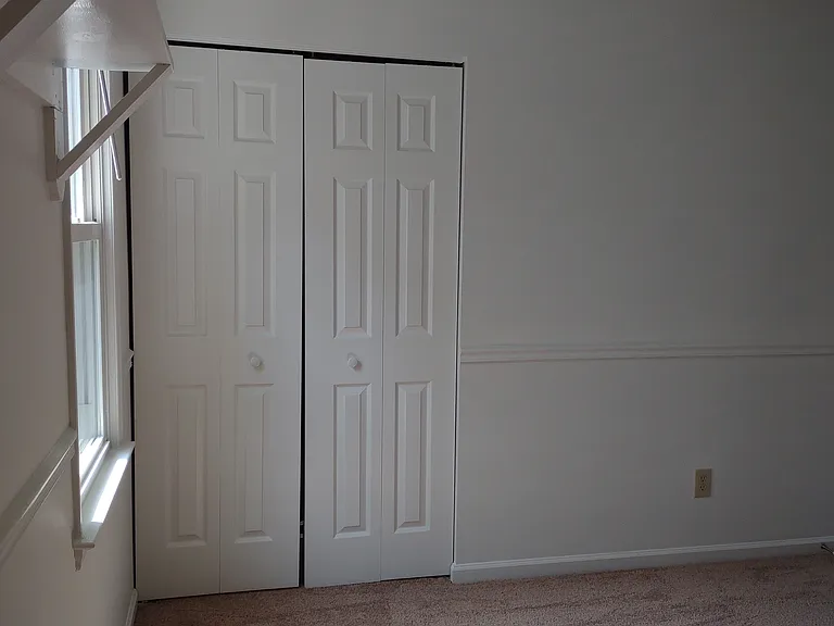 This photo has not been altered in any way: no edits or filters have been applied to try to deceive the viewer by having the room appear larger or brighter than it actually is.