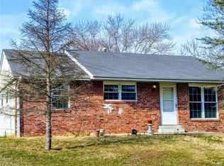 1101 Miremont Dr, Ballwin, MO 63011
