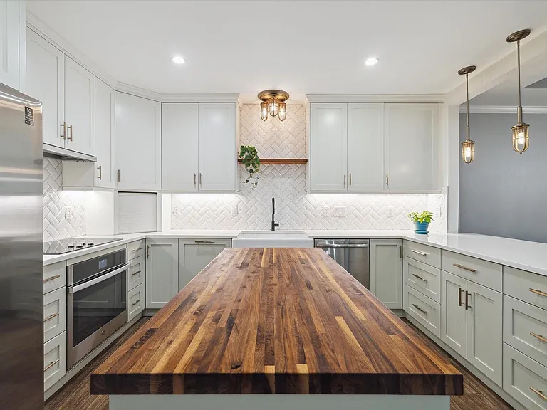 7922 Woodway Dr — Photo 13