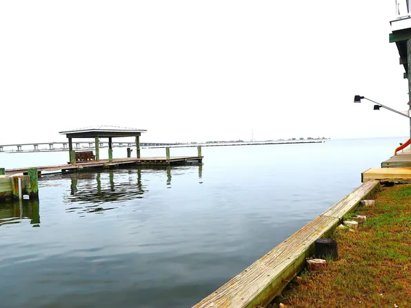 153 Memory Ln, Grand Isle, LA 70358