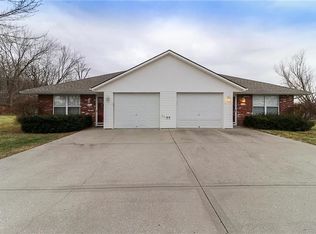 312 SW Blue Branch Ct, Grain Valley, MO 64029