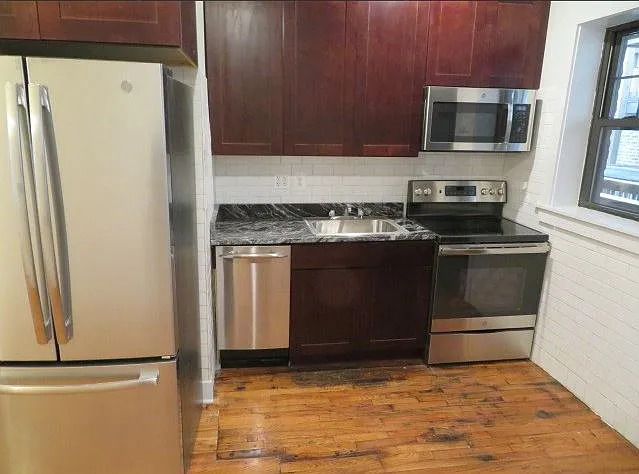 854 W Agatite Ave #2E — Photo 2