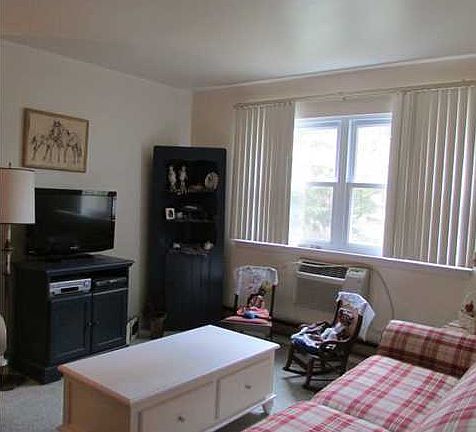 5th image of 105 Constitution Boulevard #E