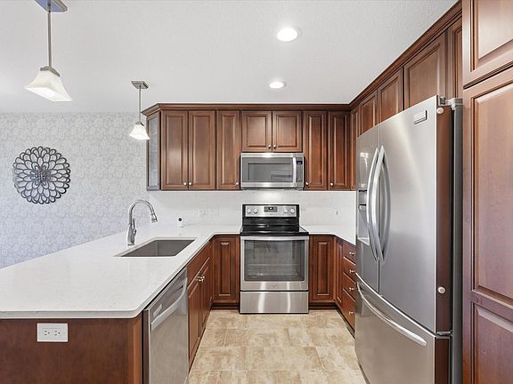 4th image of 7582 Ojibway Park Bay