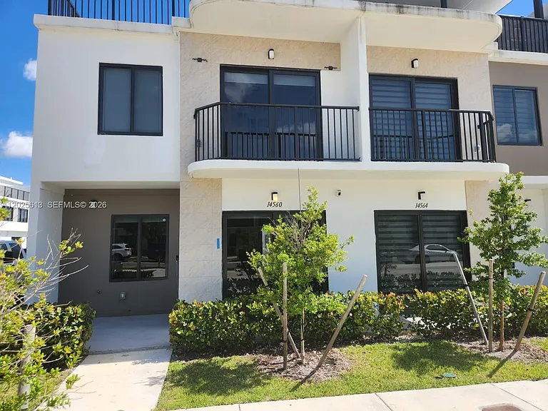 14560 SW 261st St #EFFICIENCY — Photo 1