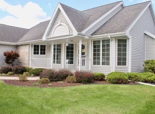 10 W 8th St, Milledgeville, IL 61051